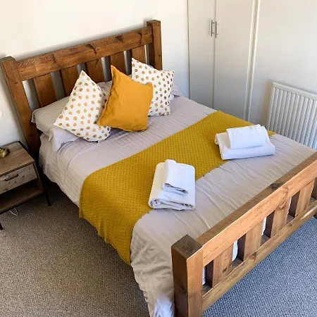 Tatil Evi Park Crescent - Quaint Victorian Home With Free Parking