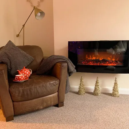 Tatil Evi Park Crescent - Quaint Victorian Home With Free Parking *