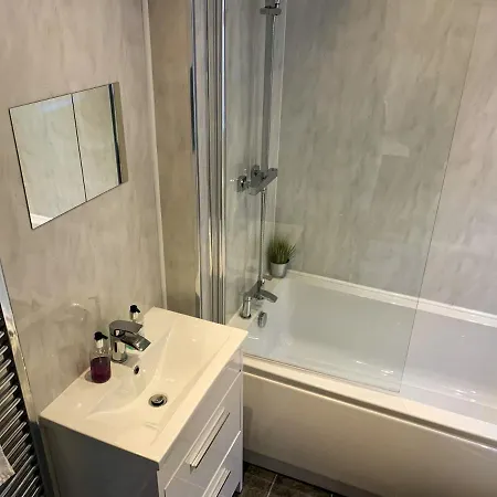 Tatil Evi Park Crescent - Quaint Victorian Home With Free Parking