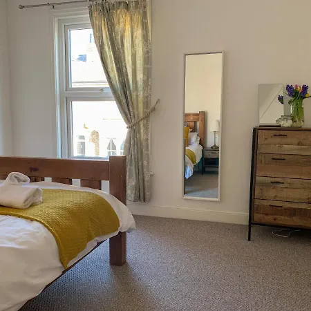 Park Crescent - Quaint Victorian Home With Free Parking Tatil Evi York