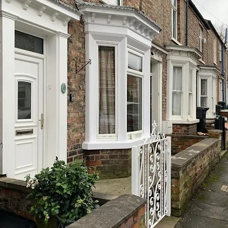 Park Crescent - Quaint Victorian With Free Parking بيت للعطل يورك