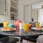 Park Crescent - Quaint Victorian With Free Parking Holiday home