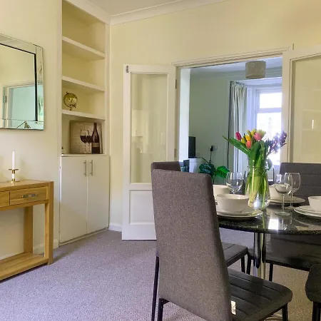 Hébergement de vacances Park Crescent - Quaint Victorian Home With Free Parking *