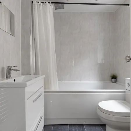 Park Crescent - Quaint Victorian With Free Parking * York