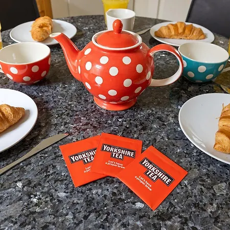 Park Crescent - Quaint Victorian Home With Free Parking Casa de Férias *