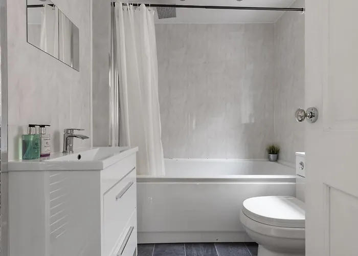 Park Crescent - Quaint Victorian With Free Parking * York