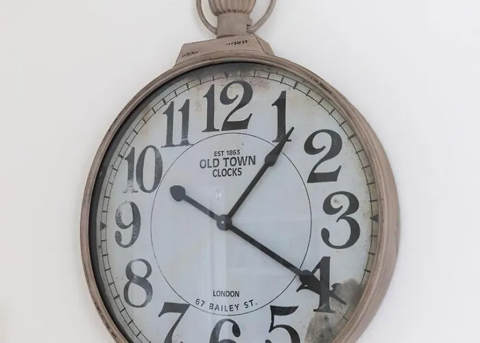 Holiday home Park Crescent - Quaint Victorian With Free Parking *