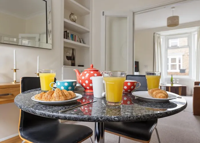 Park Crescent - Quaint Victorian With Free Parking Holiday home