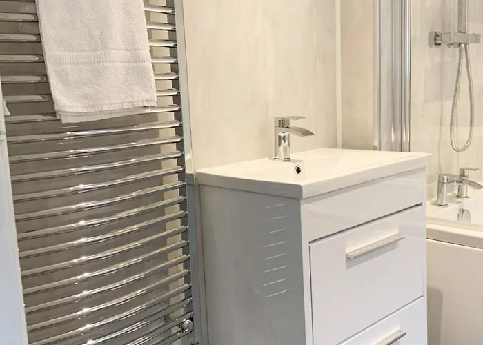 Park Crescent - Quaint Victorian With Free Parking York