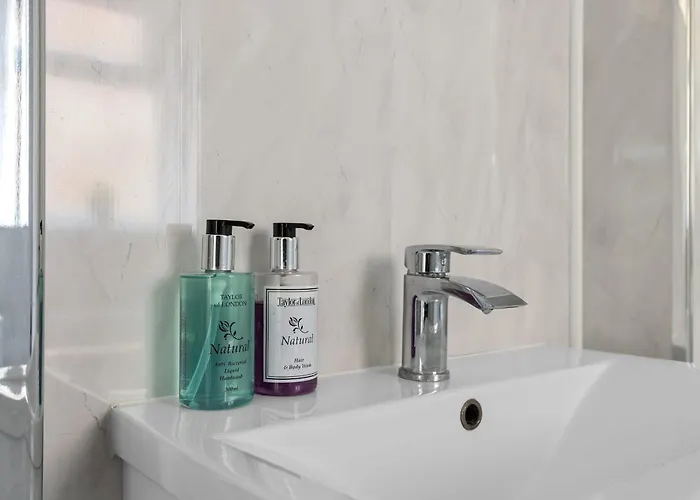 Park Crescent - Quaint Victorian With Free Parking * York