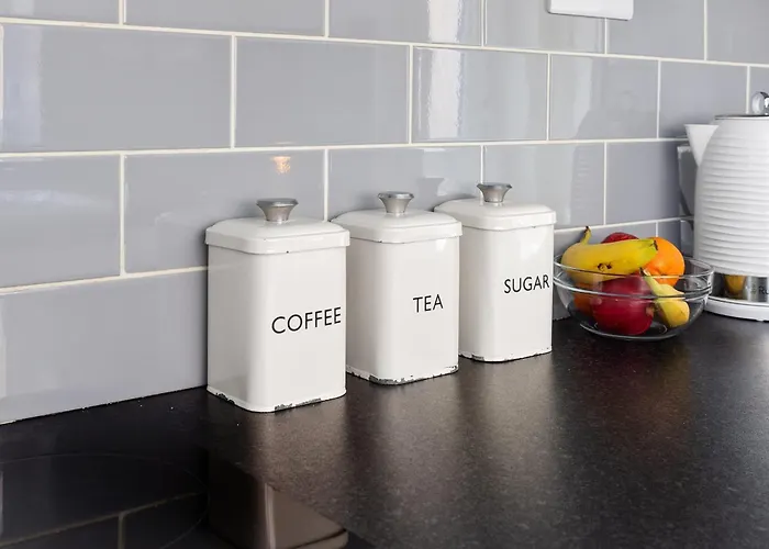 Park Crescent - Quaint Victorian With Free Parking Holiday home *