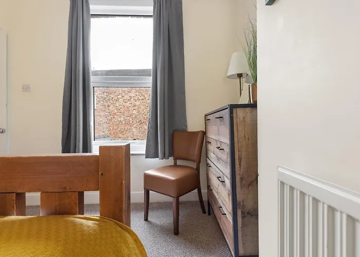 Park Crescent - Quaint Victorian With Free Parking