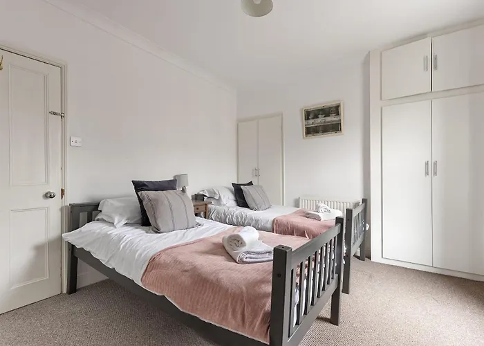 Park Crescent - Quaint Victorian With Free Parking York