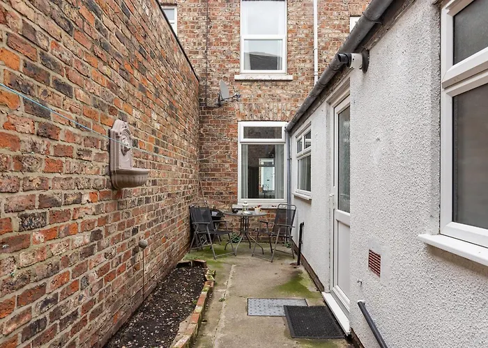 Park Crescent - Quaint Victorian With Free Parking *