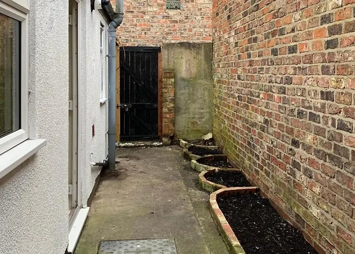 Park Crescent - Quaint Victorian With Free Parking *