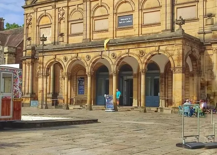 Park Crescent - Quaint Victorian With Free Parking *