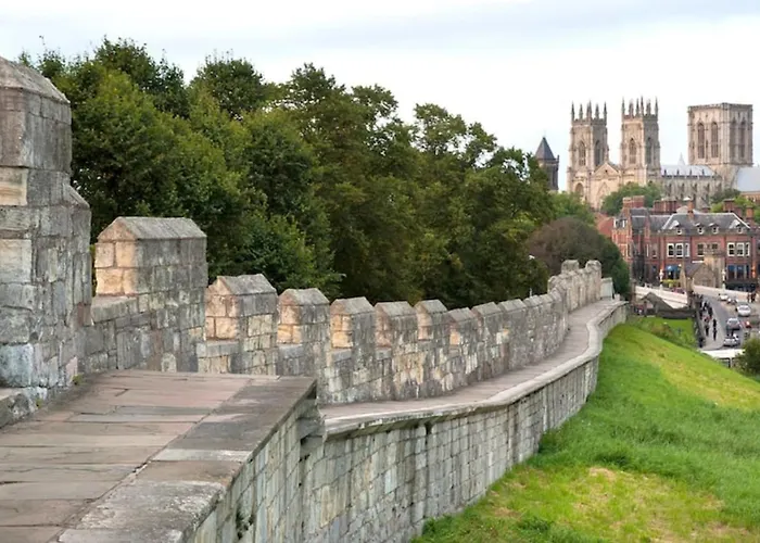 Park Crescent - Quaint Victorian With Free Parking Holiday home