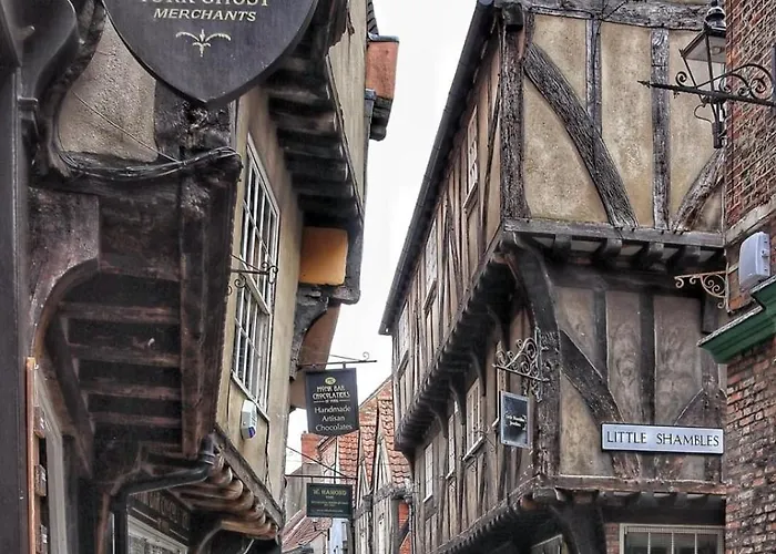 Park Crescent - Quaint Victorian With Free Parking * York