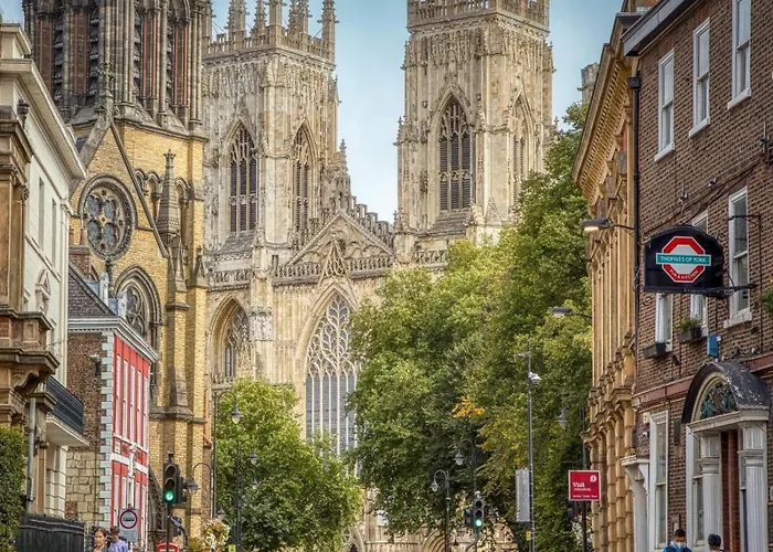 Park Crescent - Quaint Victorian With Free Parking