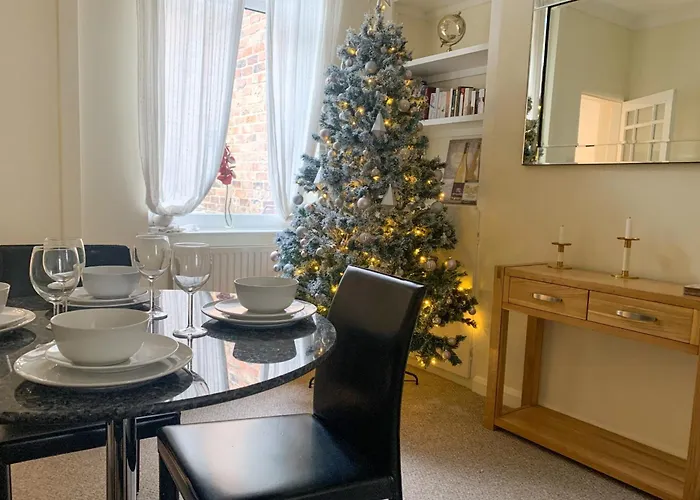 Park Crescent - Quaint Victorian With Free Parking