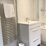 Park Crescent - Quaint Victorian With Free Parking York
