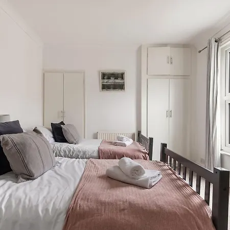 Park Crescent - Quaint Victorian With Free Parking * 요크