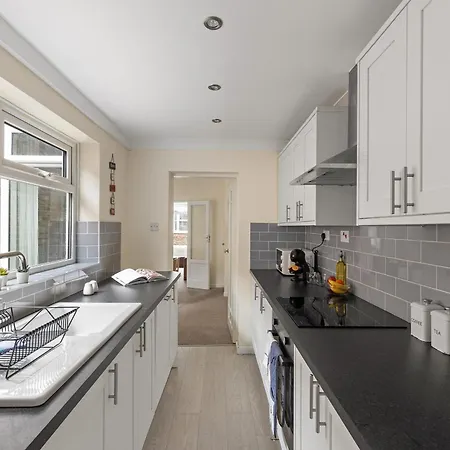 בית נופש Park Crescent - Quaint Victorian With Free Parking