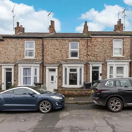 Park Crescent - Quaint Victorian With Free Parking * יורק