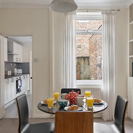 Park Crescent - Quaint Victorian With Free Parking בית נופש יורק