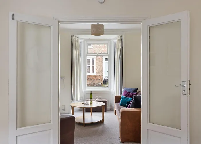Park Crescent - Quaint Victorian With Free Parking 펜션 요크