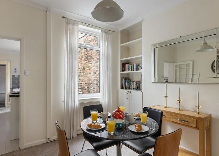 펜션 Park Crescent - Quaint Victorian With Free Parking 요크