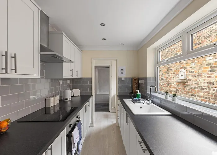 Park Crescent - Quaint Victorian With Free Parking * 요크